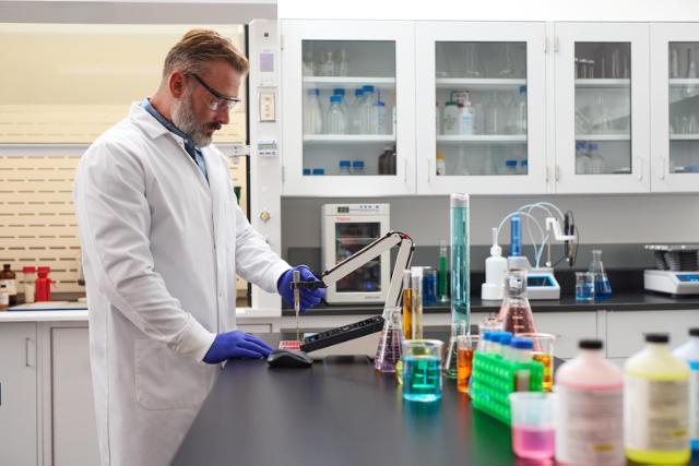 Orion Pro Star MP218 pH/ion, conductivity, and DO benchtop meter with stand